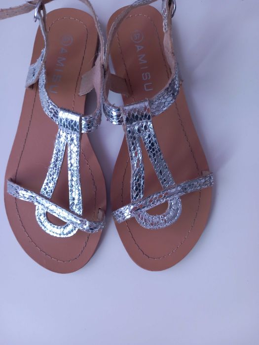 Дамски сандали и чехли