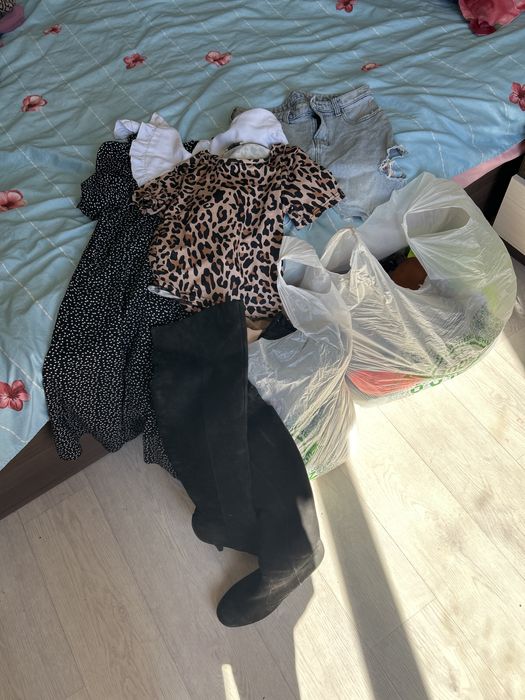 Продаю вещи обувь