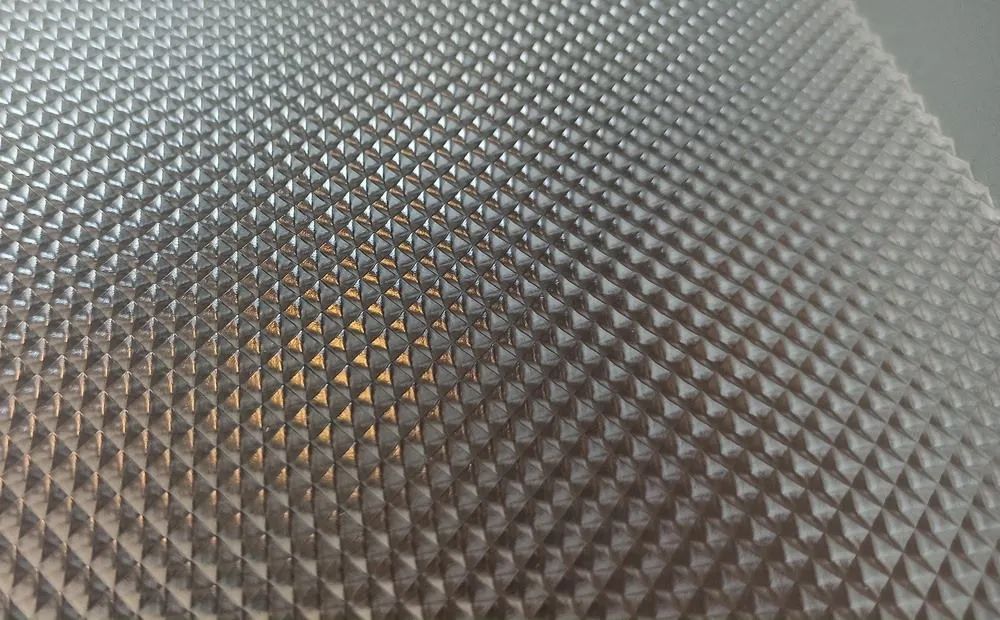 Поликарбонат призма 2мм 2050мм 3050мм