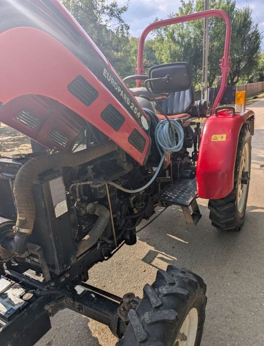 Tractor Europard 254