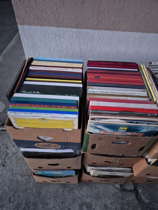 Vând 100 Discuri Vinil muzica clasca mixta pentru pick Artiști celebri
