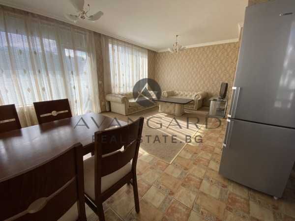 Продава се Тристаен апартамент в Пловдив, Кършияка - 117 кв.м за 1650 €/кв.м - Снимка #1
