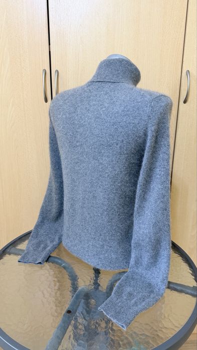 Пуловер  поло Benetton.100%кашмир. Размер М