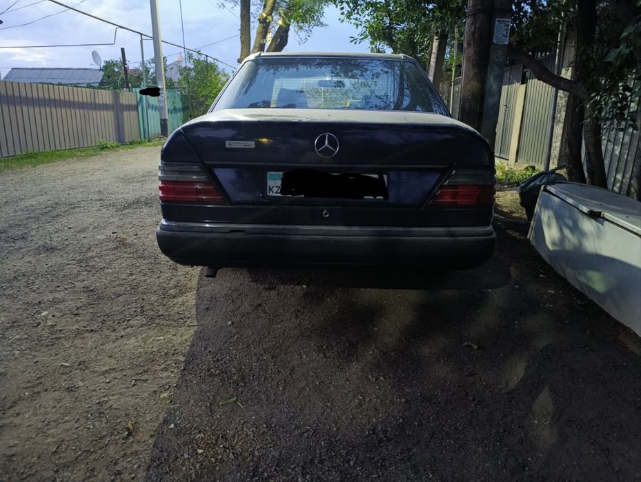Mercedes W124 230E