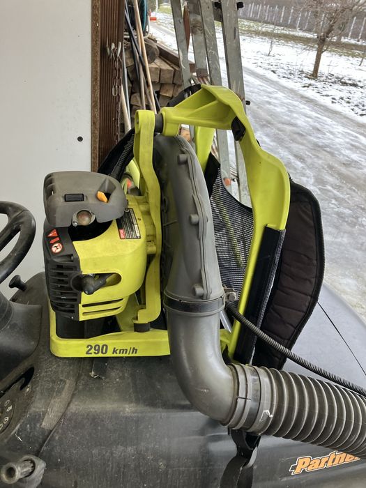 Suflanta de frunze Ryobi tip rucsac