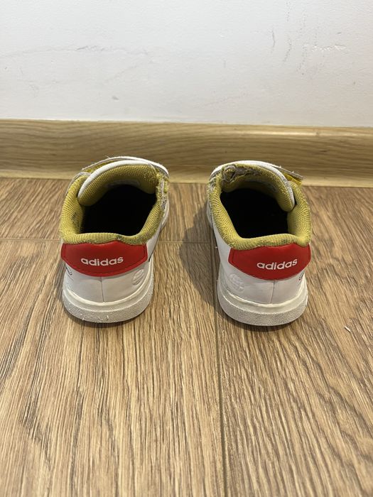 Маратонки Адидас 26н