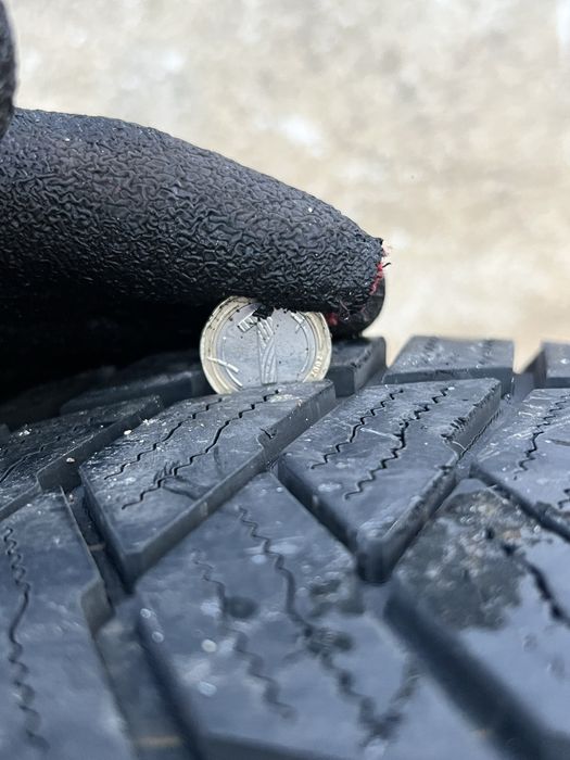 Bridgestone Duravis 235 65 16c