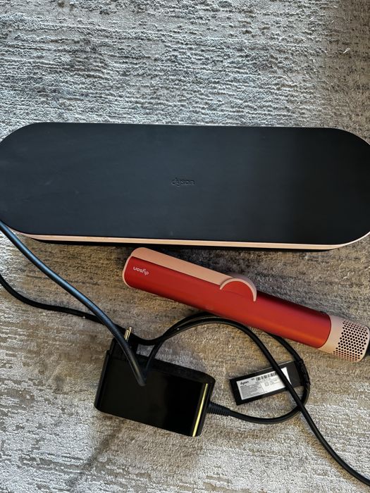 Dyson Airstrait HT01