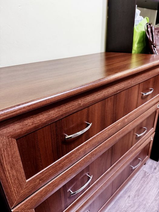 Срочно продам комод с глубокими ящиками