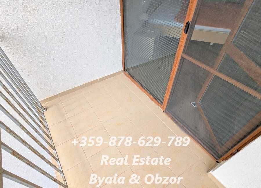 Продава се Тристаен апартамент в Бяла - 103 кв.м за 962 €/кв.м - Снимка #19