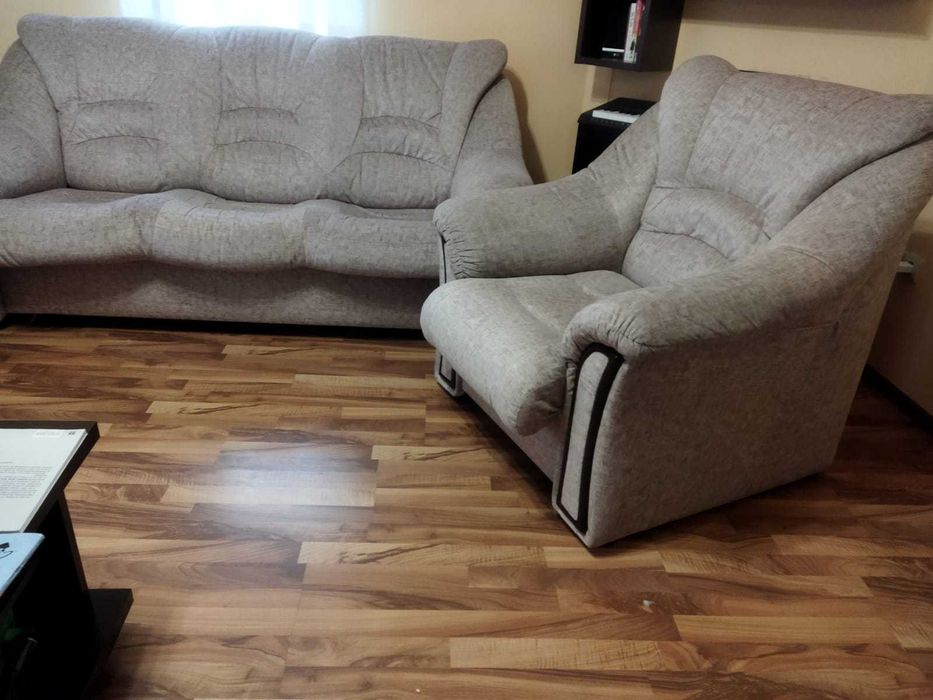 Vand canapea extensibila de 3 locuri si 2 fotolii