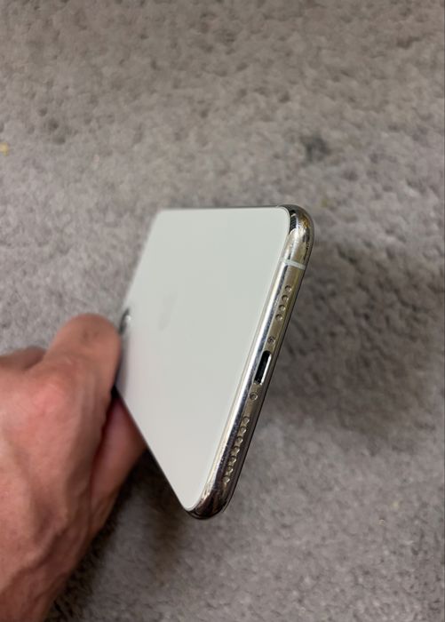 Продавам Apple iPhone 11 Pro Max Silver 256GB
