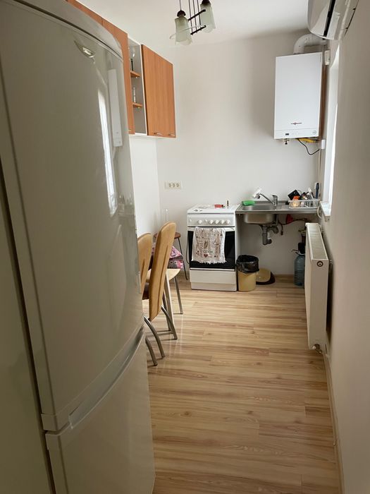 Închiriez apartament