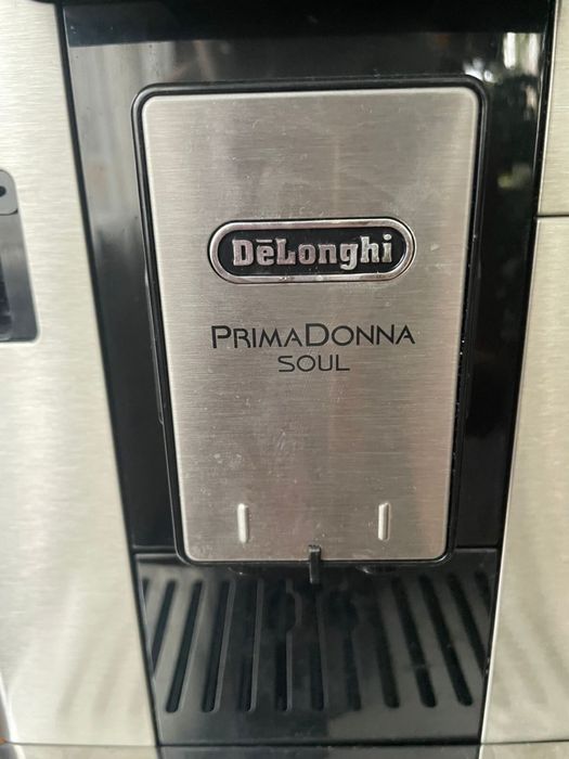 Delonghi кофемашина