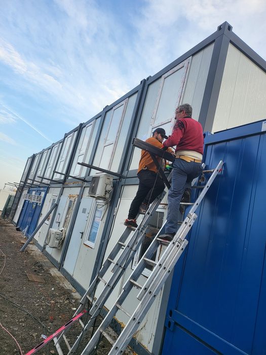 Scări cu balustrada pentru container mobil