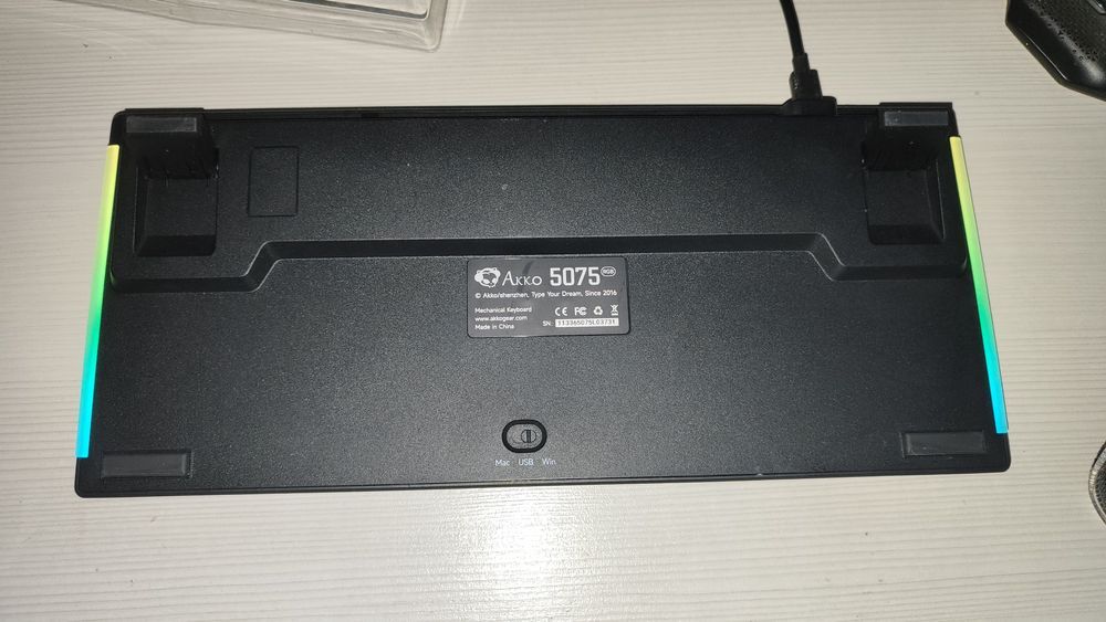 Продам срочно кастом клавиатуру