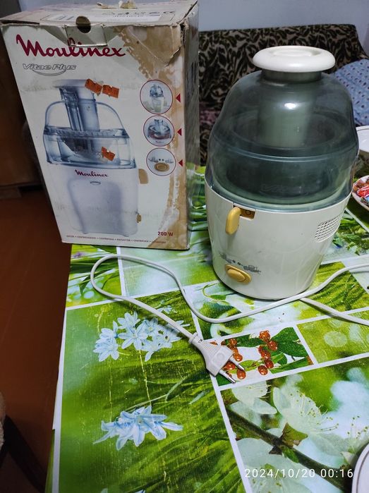 Соковыжималка Myulinex.