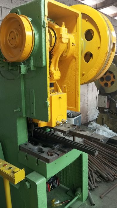 40 tonnalik pres sotiladi