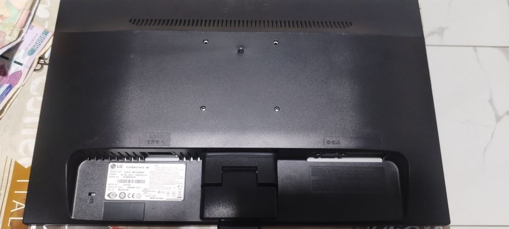 Manitor sotiladi. Bundan 3 ta bor. Yili 2012