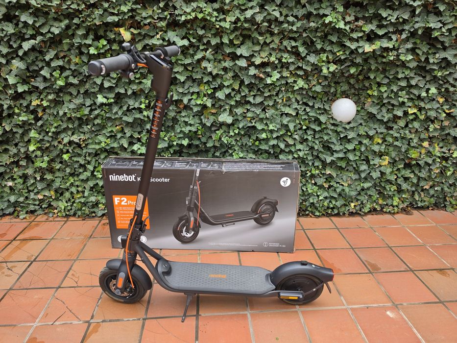 Trotineta electrica Ninebot F2 Pro
