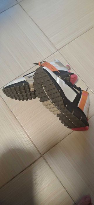 Маратонки    Reebok