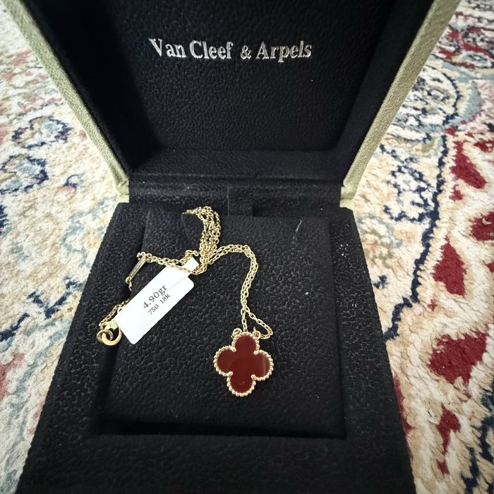 Колье.  750 пробы.