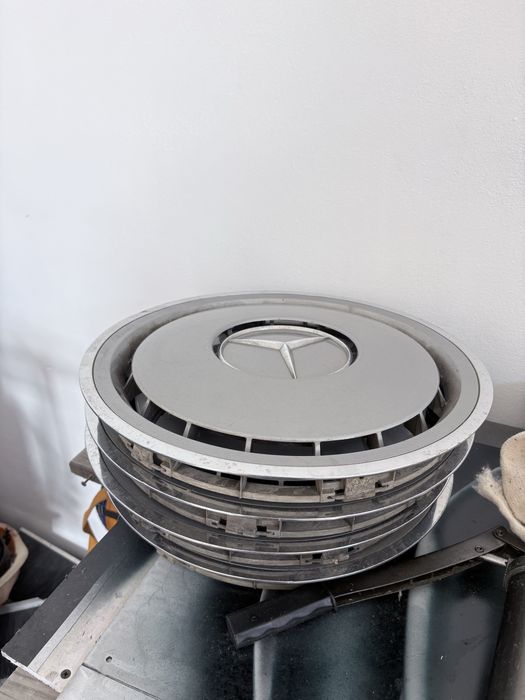 Оригинальные колпаки на Мерседес комплект