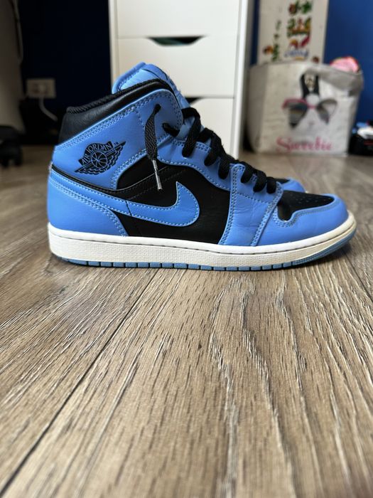 Nike air jordan 1 mid university blue black