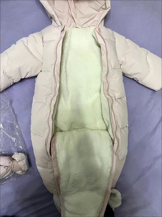 Прдам новый зимний комбенезон