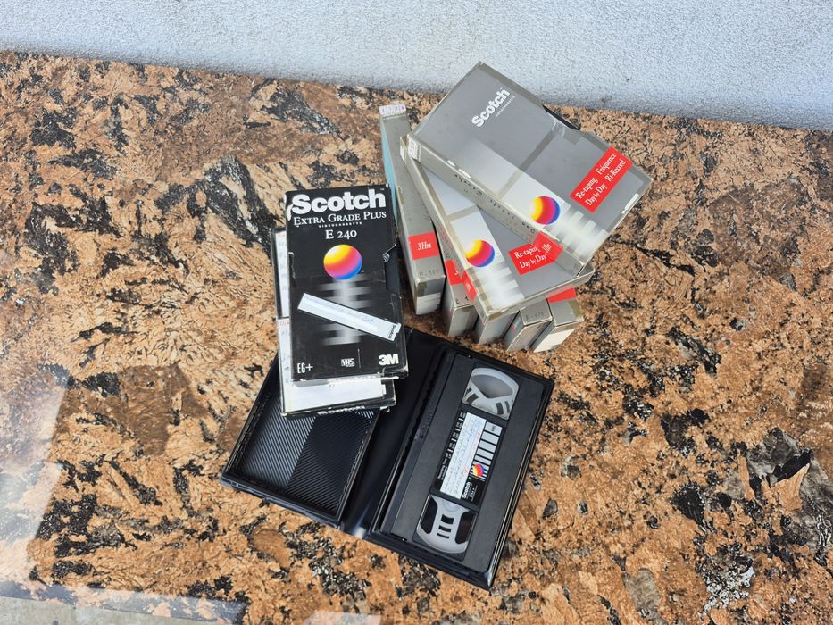 Vand 11 casete video vhs Scotch de 240 minute
Vând 11 casete video VHS