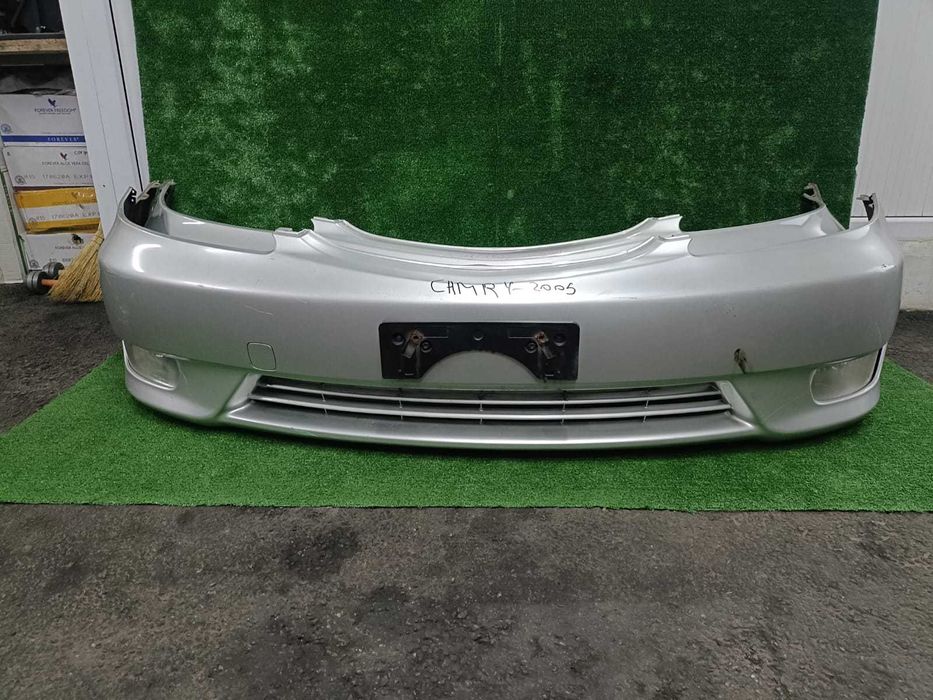 Передний бампер от Toyota Camry 35