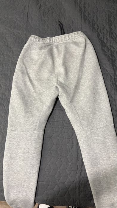Nike tech fleece сив