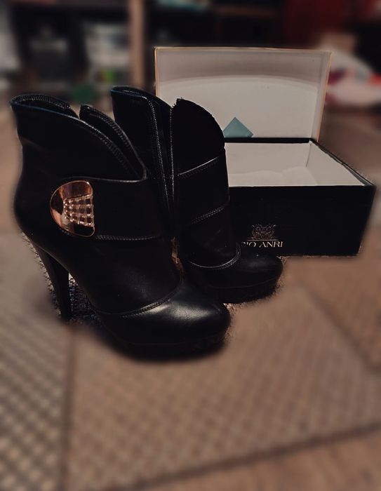 Продам ботильоны на высокой шпильке