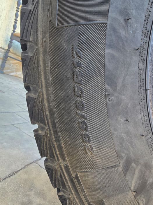 Шины 265-65 R17.