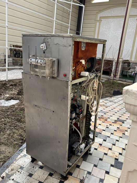 Аппарат для мороженого (фризер) б/у