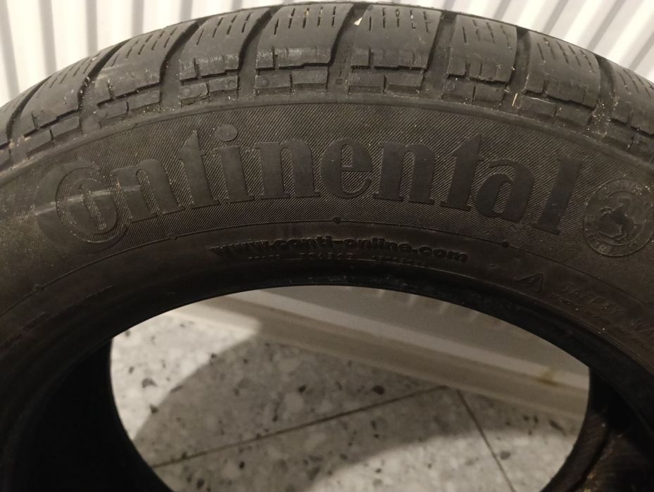1 Anvelopă Continental de Iarnă 205/60/16 in stare bună.