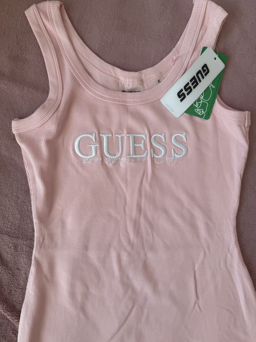 розова рокля GUESS