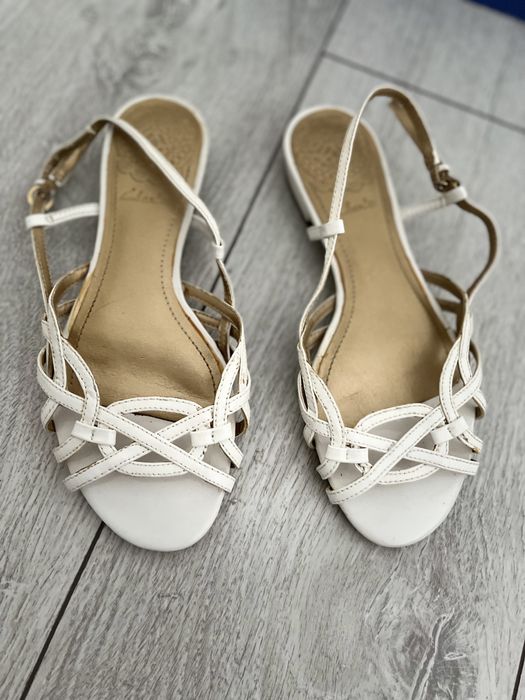 Vand incaltaminte marimea 35