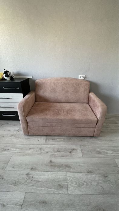 Продам диван.