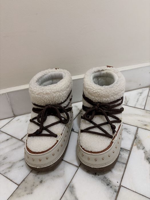 Дамски зимни ботуши.