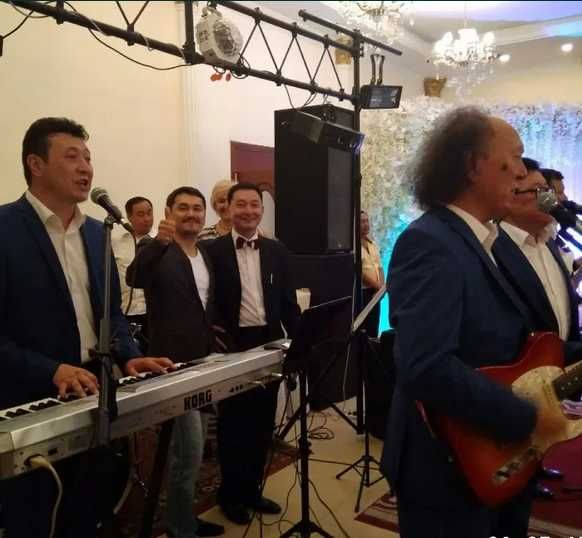 На двух языках тамада с живым вокалом