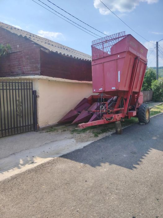 Vând culegatoare porumb zamaj222
