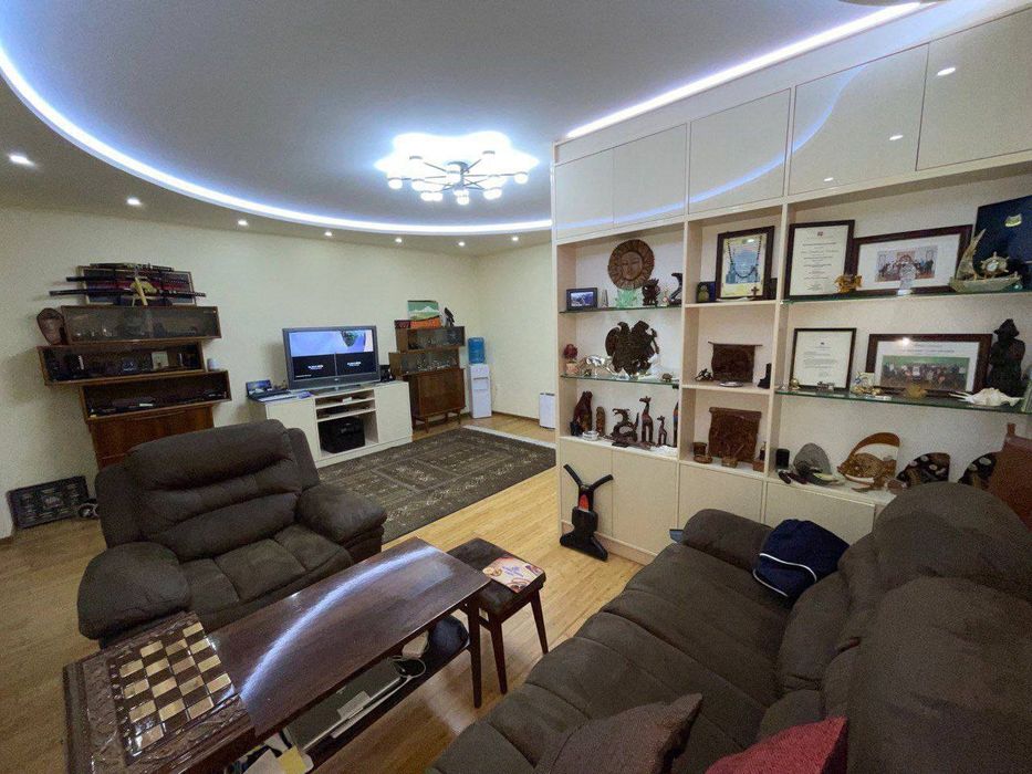 Квартира своя 3/2/4 Мирзо Улугбекский район