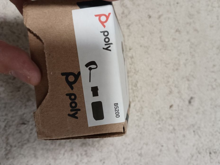 Casca cu Microfon Wireless Noua - Plantronics Poly Voyager 5200 UC