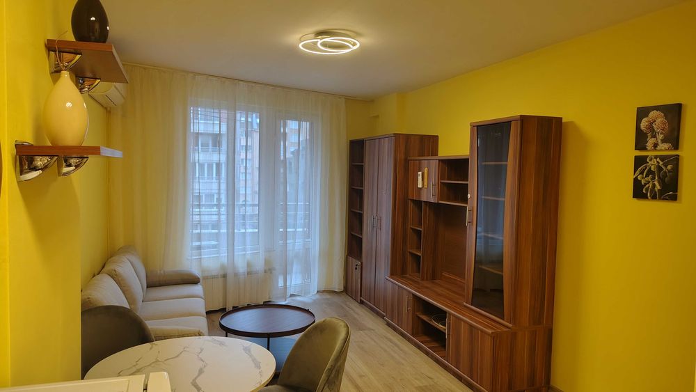 Двустаен апартамент под наем в Младост 4