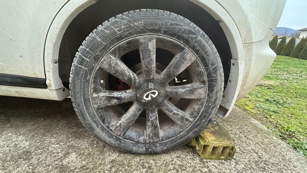 Infiniti Fx35 на части