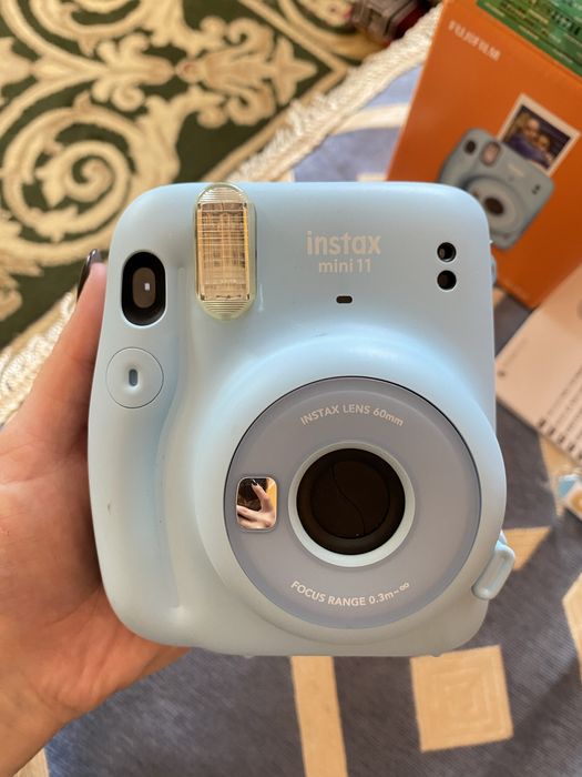 instax mini 11.