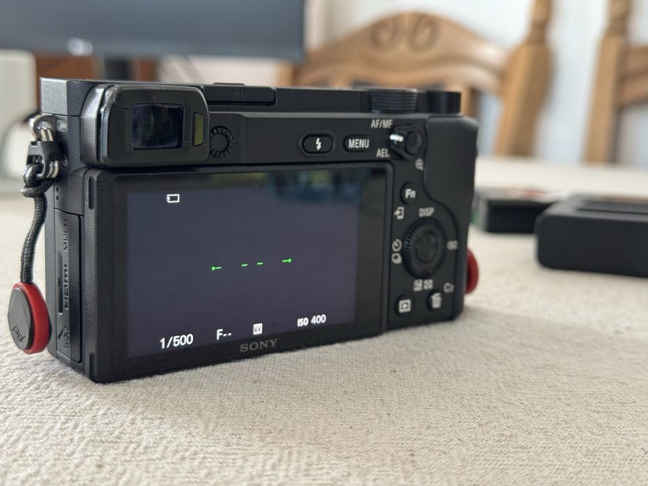 Sony A6400 body + 4baterii