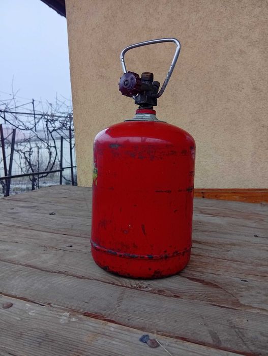 малка газова бутилка