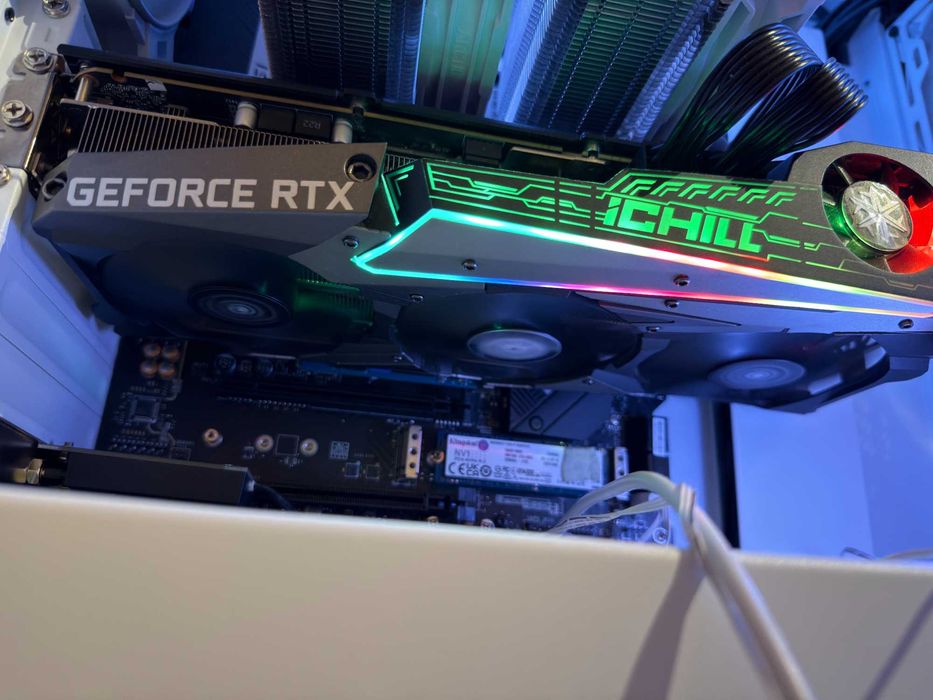 Продавам видео карта INNO3D GEFORCE RTX 3070 ICHILL X4